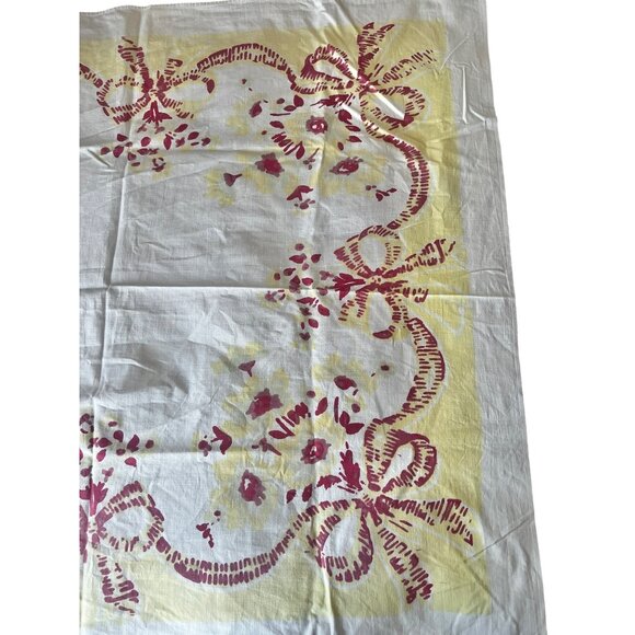 Vintage Floral Tablecloth 37.25" X 33.5" Red & Yellow On White Cotton MCM GUC - Picture 7 of 12